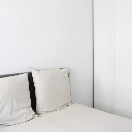 Apartment Spacious Nest Overlooking Sacre-coeur Eiffel Tower Saint-Denis (Seine-Saint-Denis)