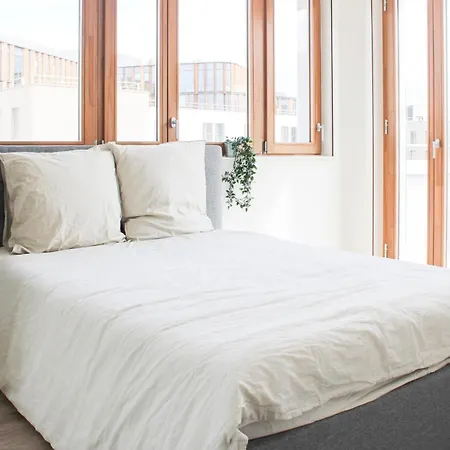 Spacious Nest Overlooking Sacre-coeur Eiffel Tower Apartment Saint-Denis (Seine-Saint-Denis)