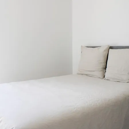Apartment Spacious Nest Overlooking Sacre-coeur Eiffel Tower Saint-Denis (Seine-Saint-Denis)